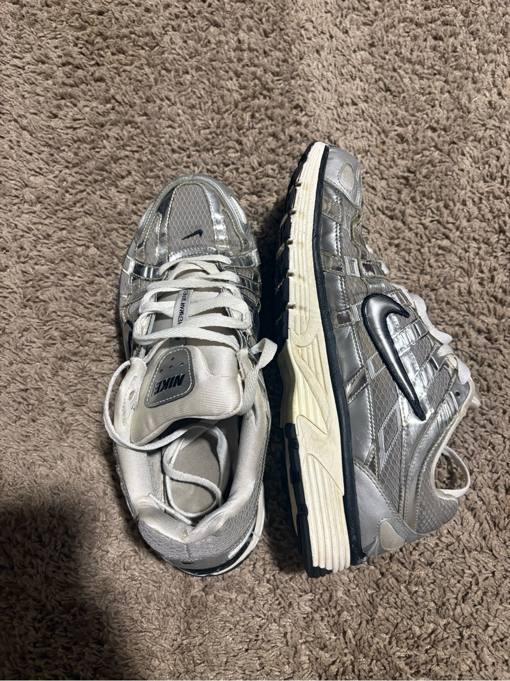 Nike Kids Silver and Black Metallic Running Sneakers